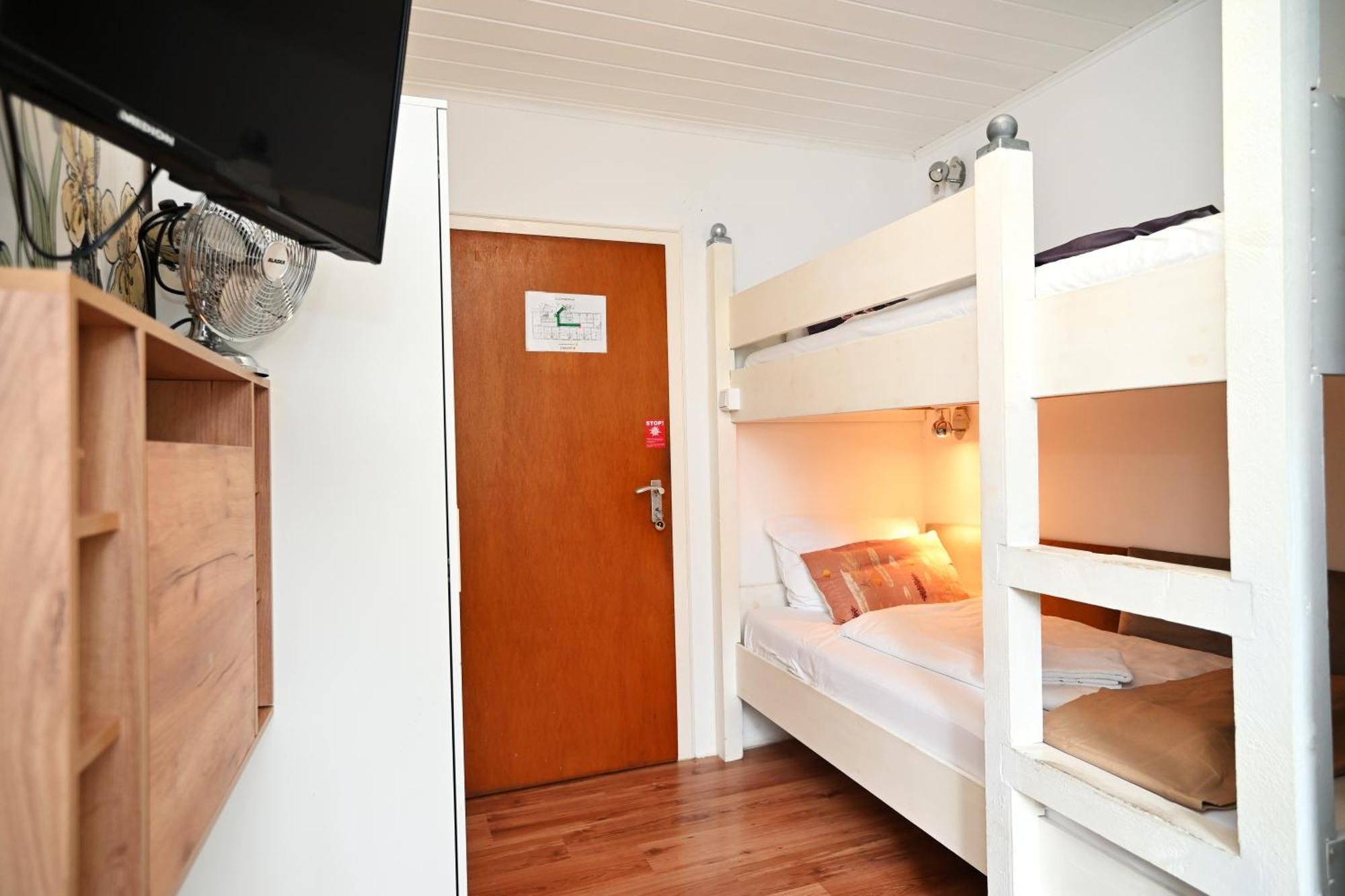Self Check In City Hostel Nordstern إسن الغرفة الصورة